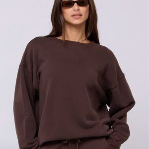 NWT GUNNER SWEATSHIRT IN TOBACCO RESA Chocolate Brown Relaxed Sweatshirt